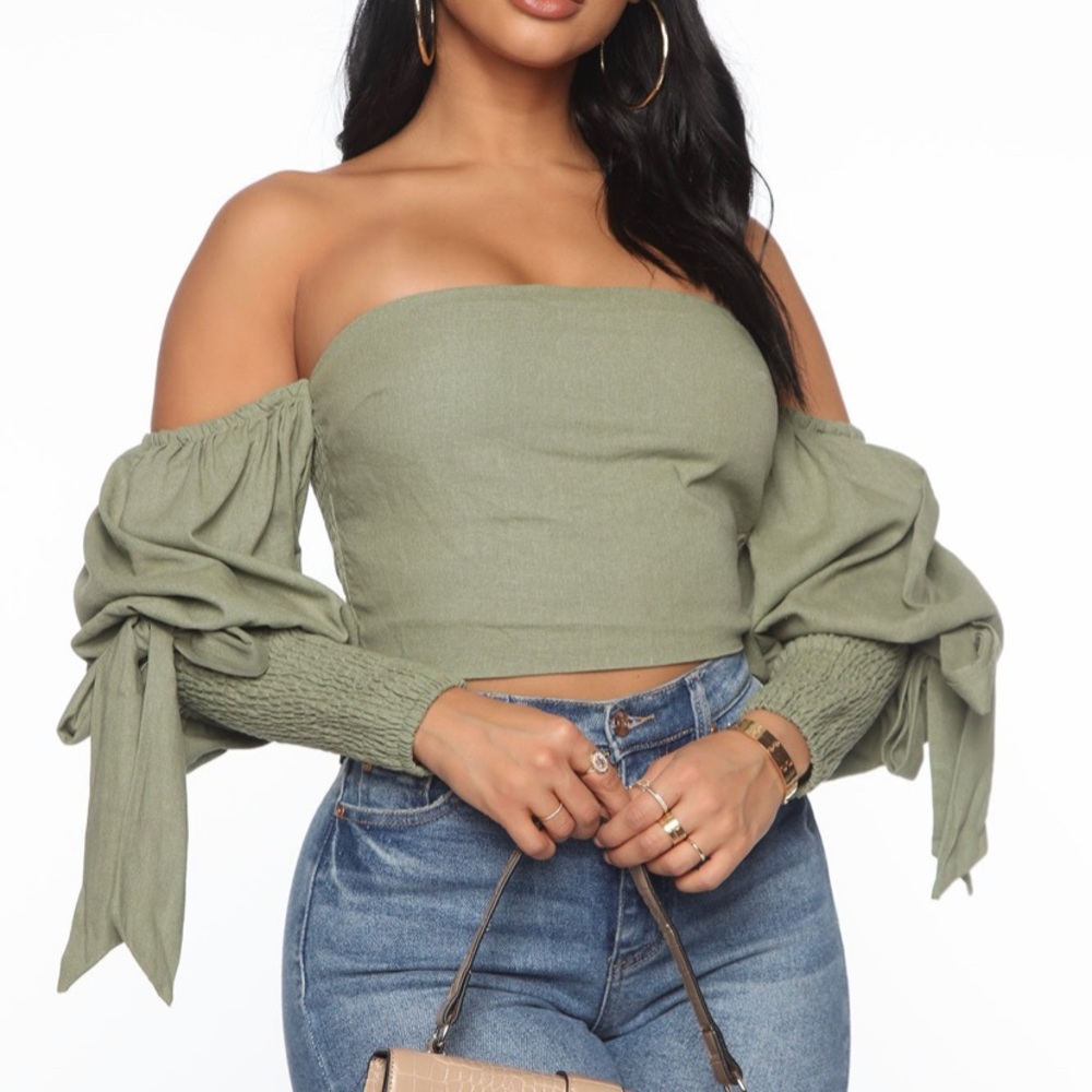 NWT fashion nova off the shoulder shirt